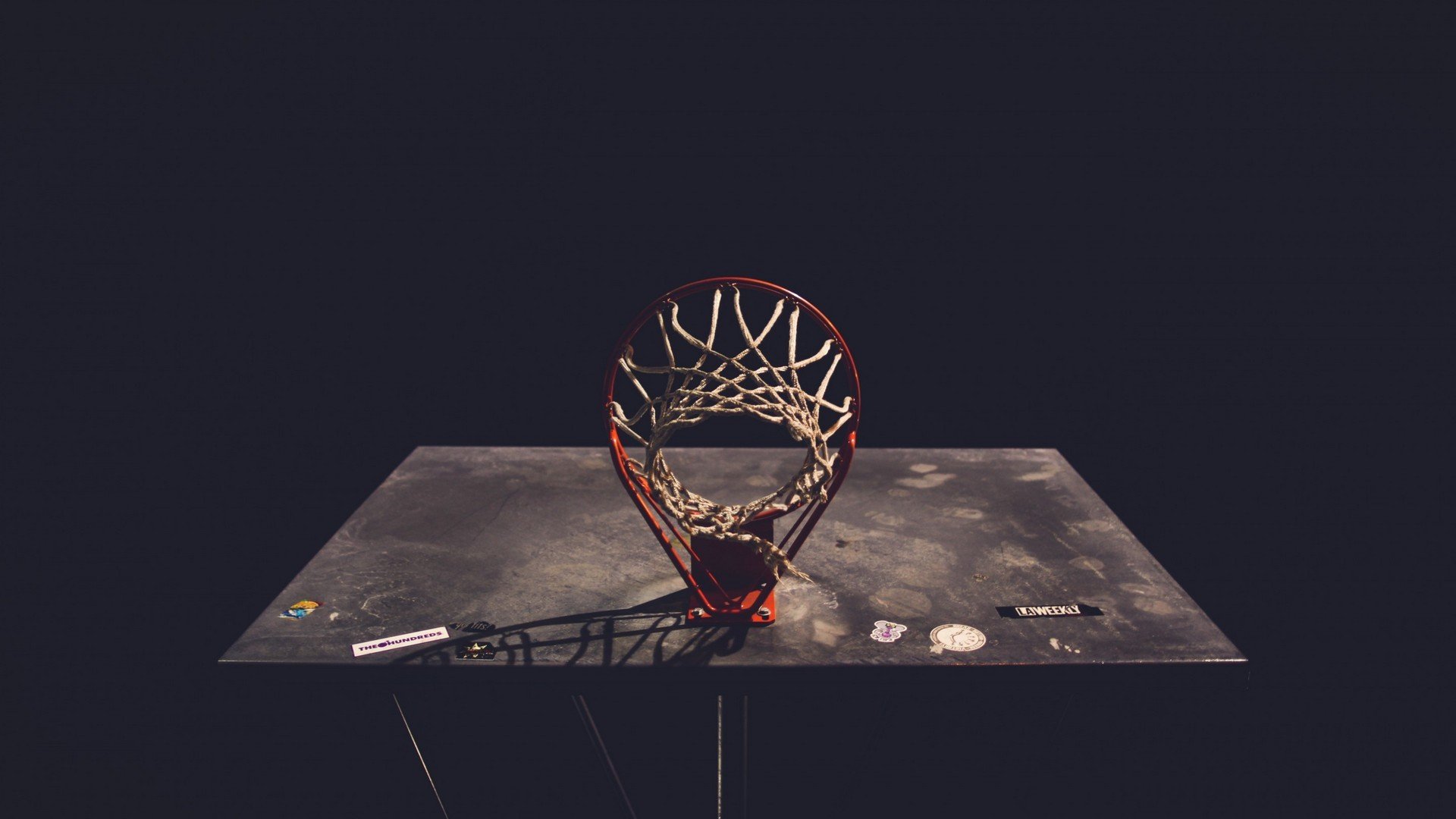世界杯现场直播-亚冠激战与NBA奇观，尤文防线告急，切尔西外线火力全开，雷霆远射频中门柱